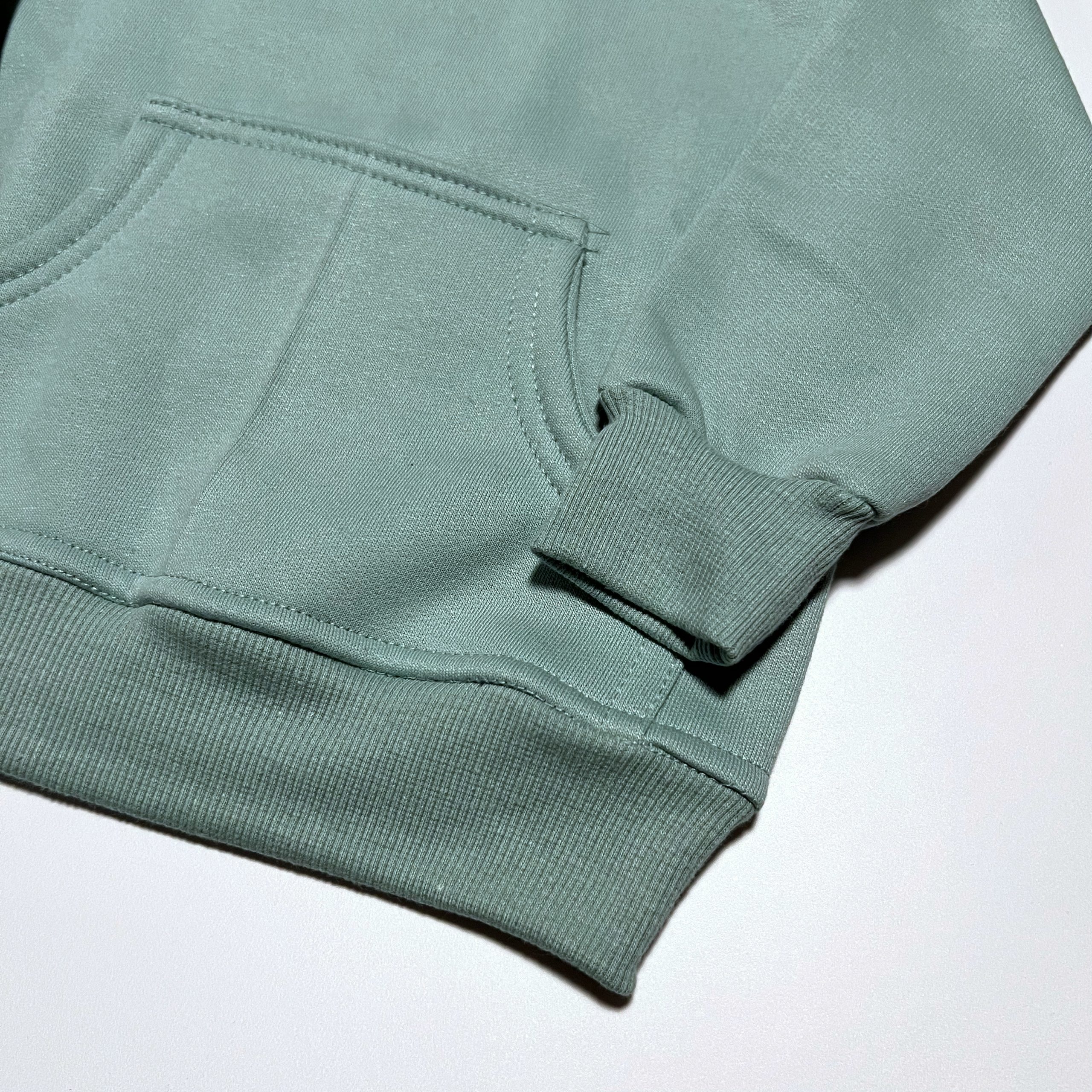 luluki-polera-básica-unisex-verde- cemento-1.3
